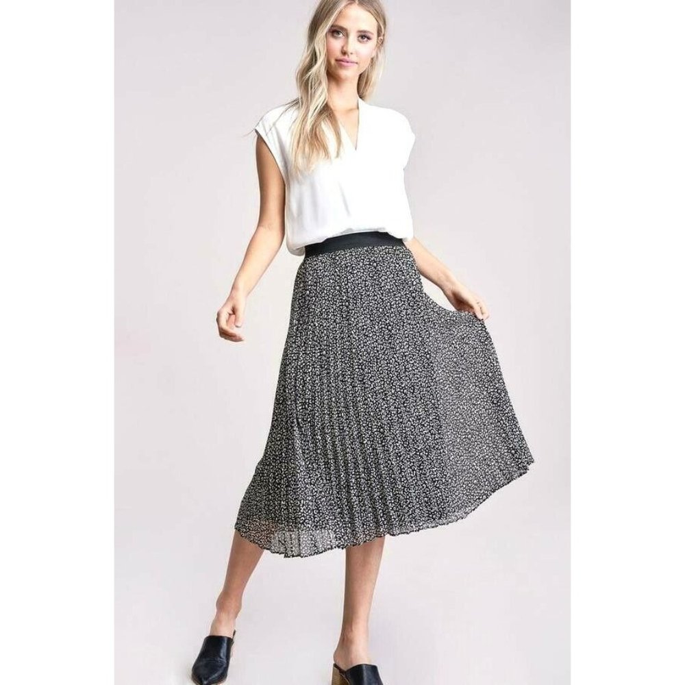 Arrays Black Ivory Leopard Pleated Midi Skirt M Elastic Waist Sheer Lined